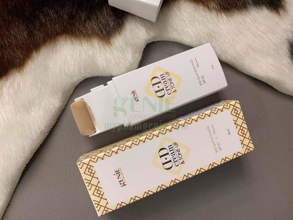 Mặc áo màu gì để chống nắng